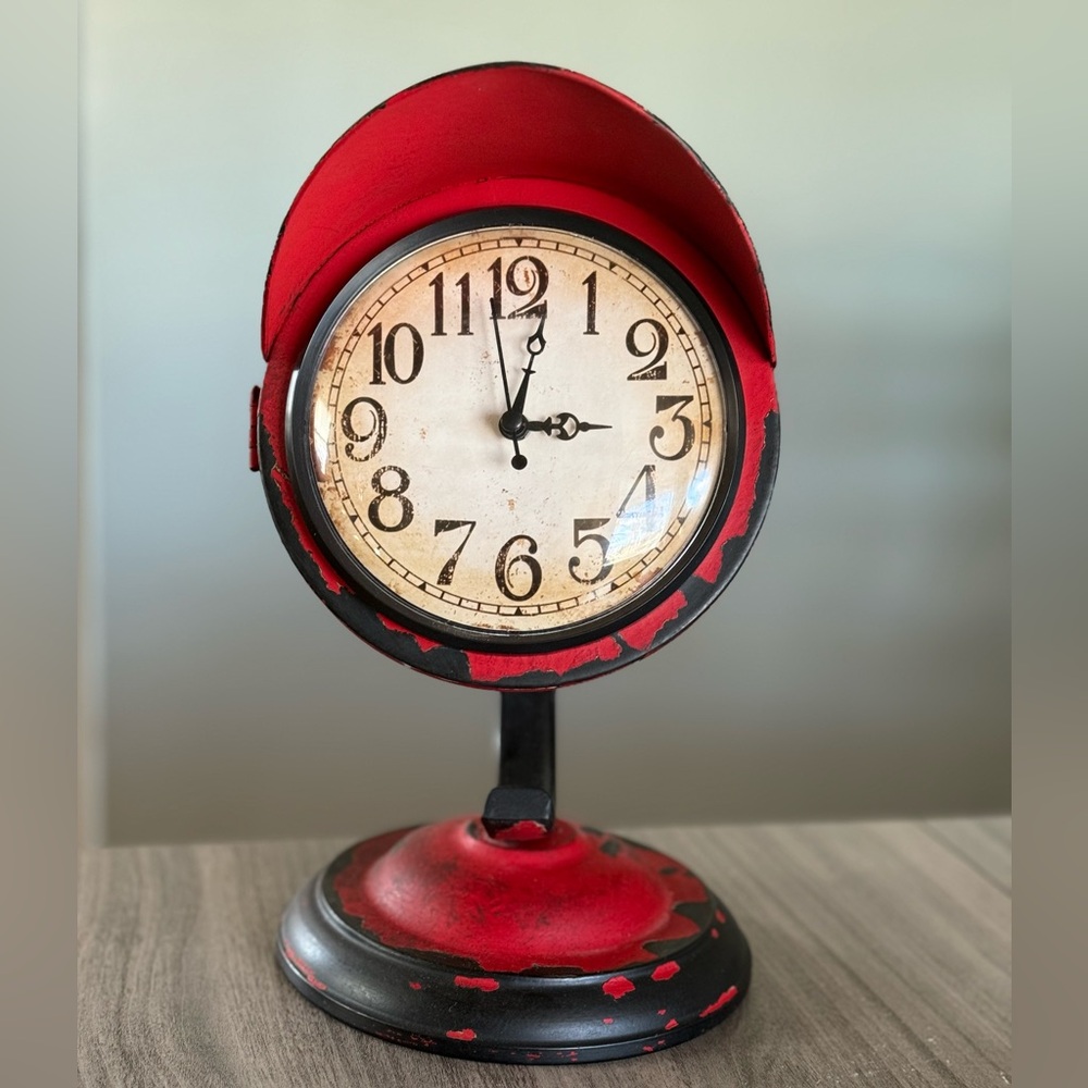 RED Retro Style Table Clock | European Metal Clock 🕰️